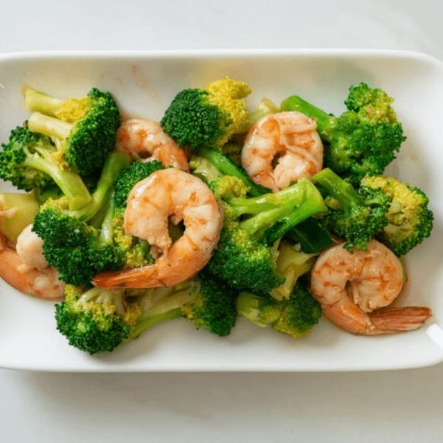 C21. Shrimp with Broccoli.
